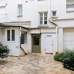 Modern 1 Bedroom Apartment Near Eiffel Tower